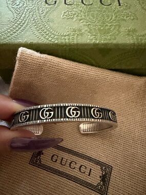 Gucci Silver-Tone Double G Patterned Open Cuff Bracelet